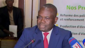Le ministre Houssou Dona