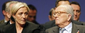 France : en pleine campagne du 2e tour, Marine Le Pen s'oppose une nouvelle fois à son père