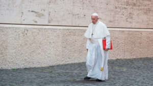 Poutine : le pape François veut toujours le rencontrer malgré une demande sans réponse
