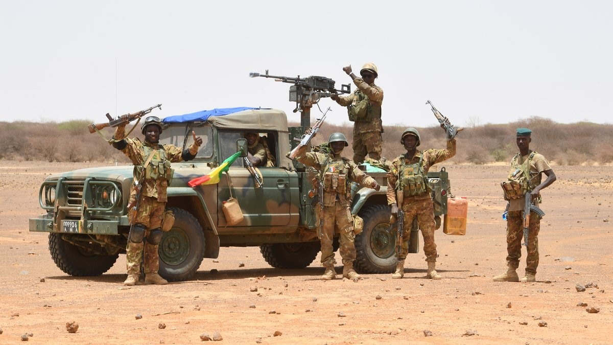 Mali: l'armée affirme avoir brisé la ligne défensive des rebelles avant Kidal