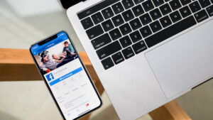 Blackface, stéréotypes antisémites : Facebook serre la vis