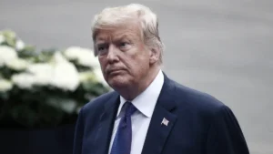 Trump explique pourquoi il refuse de traiter Poutine de dictateur : « Je dois conclure des accords »