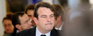 Les Républicains : un député de Macron tente de porter le coup de grâce