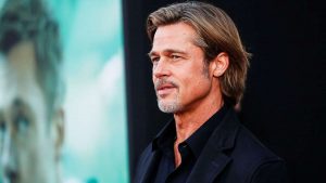 USA : Brad Pitt débarque en jupe sur un tapis rouge