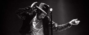 Documentaire sur Michael Jackson : ses fans et ses détracteurs se disputent sur la toile