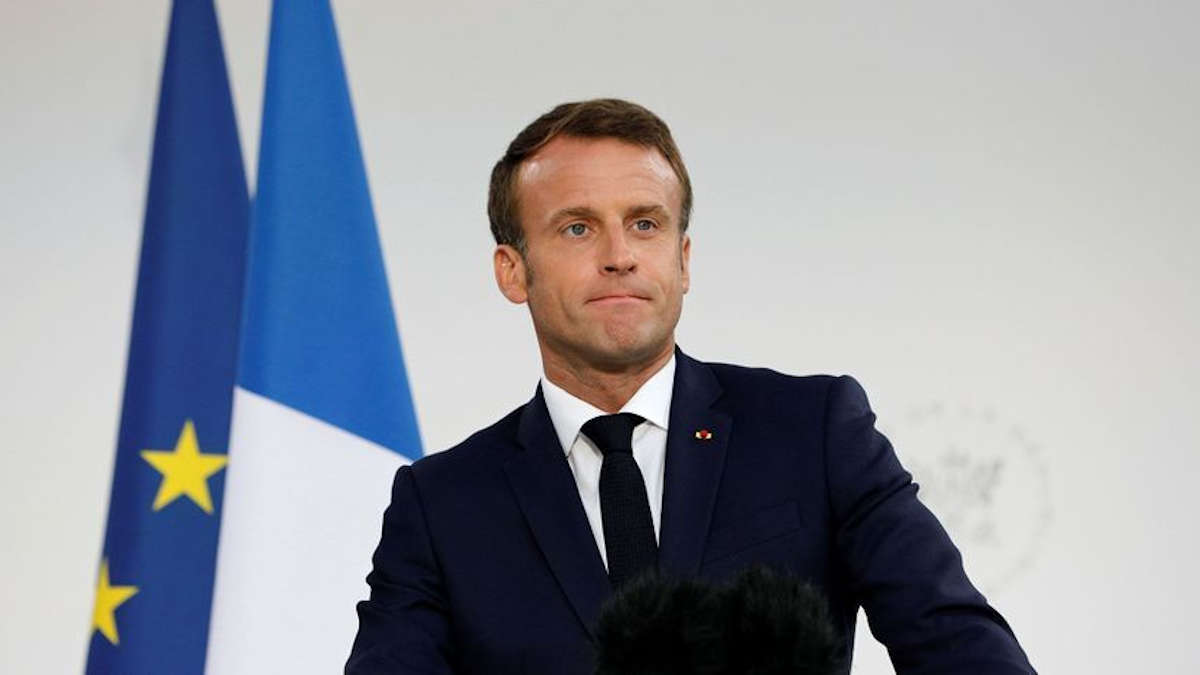 "Au bout de sa vie" : Quand Mélenchon ironise sur Macron