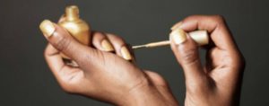 Tanzanie : les faux ongles interdits au parlement