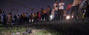 Inde : 50 personnes meurent heurtées par un train