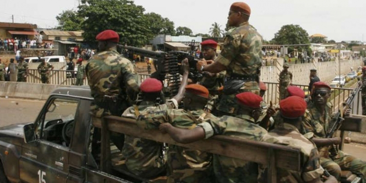 Des soldats guinéens