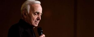 Hommage à Charles Aznavour : un réalisateur raconte les déboires de la star