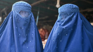 Les talibans ont réintroduit le port obligatoire d’un voile intégral pour les femmes