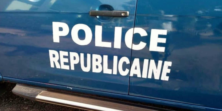 Un véhicule de la police républicaine