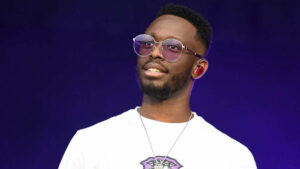 Dadju répond aux internautes qui l’accusent de discriminer les femmes noires
