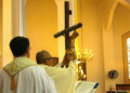 France : un prêtre agressé au sein de l’église dans sa jeunesse démissionne