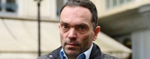 Yann Moix : il ironise sur les femmes de 50 ans qui s’adonnent à la chirurgie esthétique