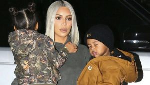 Kim Kardashian : Critiquée sur la toile après avoir raconté le poisson d'Avril de ses enfants