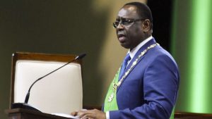 Macky Sall affirme qu’il peut se présenter en 2024, risque de tensions au Sénégal