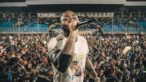 Davido : une femme affirme qu'elle guérira de son cancer s'il chante pour elle