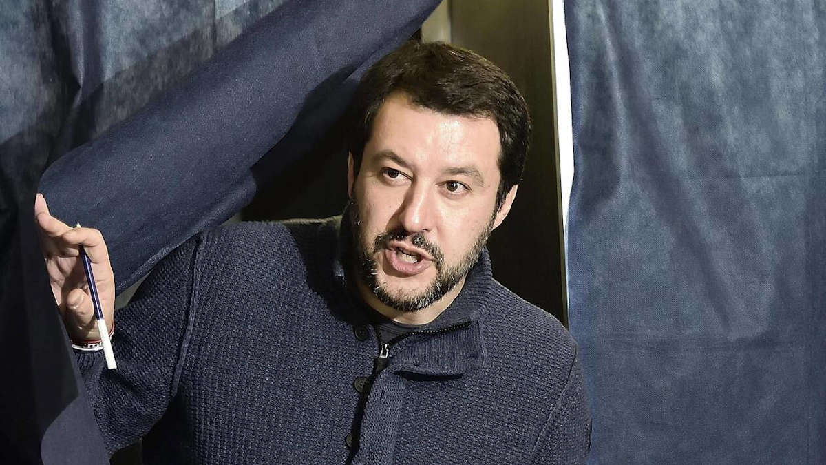 Italie : Matteo Salvini s'explique après la polémique concernant son fils sur un jet-sky de la police