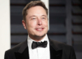 Elon Musk lance un sifflet à l'image du Cybertruck, il est en rupture 1h après