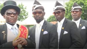 Les origines du phénomène "coffin dance"