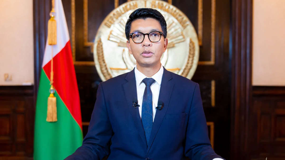 Covid-organics : Andry Rajoelina critique l'OMS et fait des confidences sur le traitement