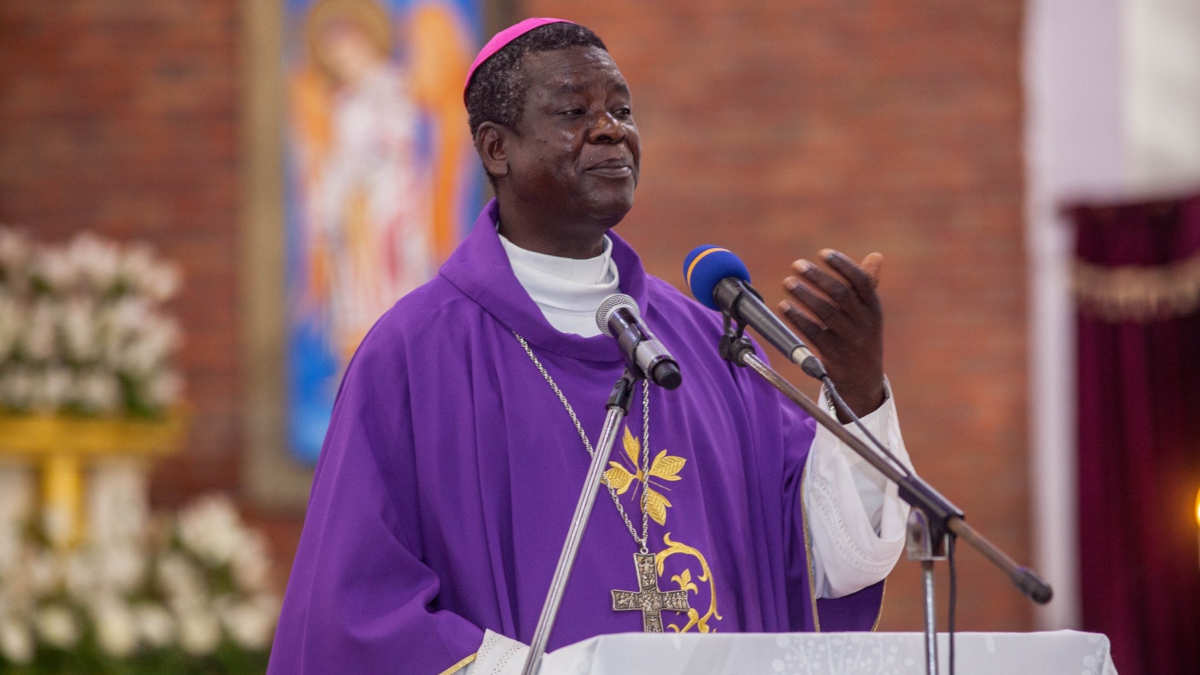 Coronavirus : Mgr Kleda, cet archevêque camerounais qui propose des plantes