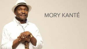 Décès de Mory Kanté à 70 ans : Alpha Condé lui rend hommage
