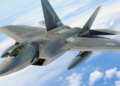 Russie : deux avions militaires français escortés par des chasseurs