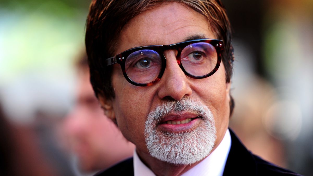 Amitabh Bachchan : le célèbre acteur indien a le coronavirus