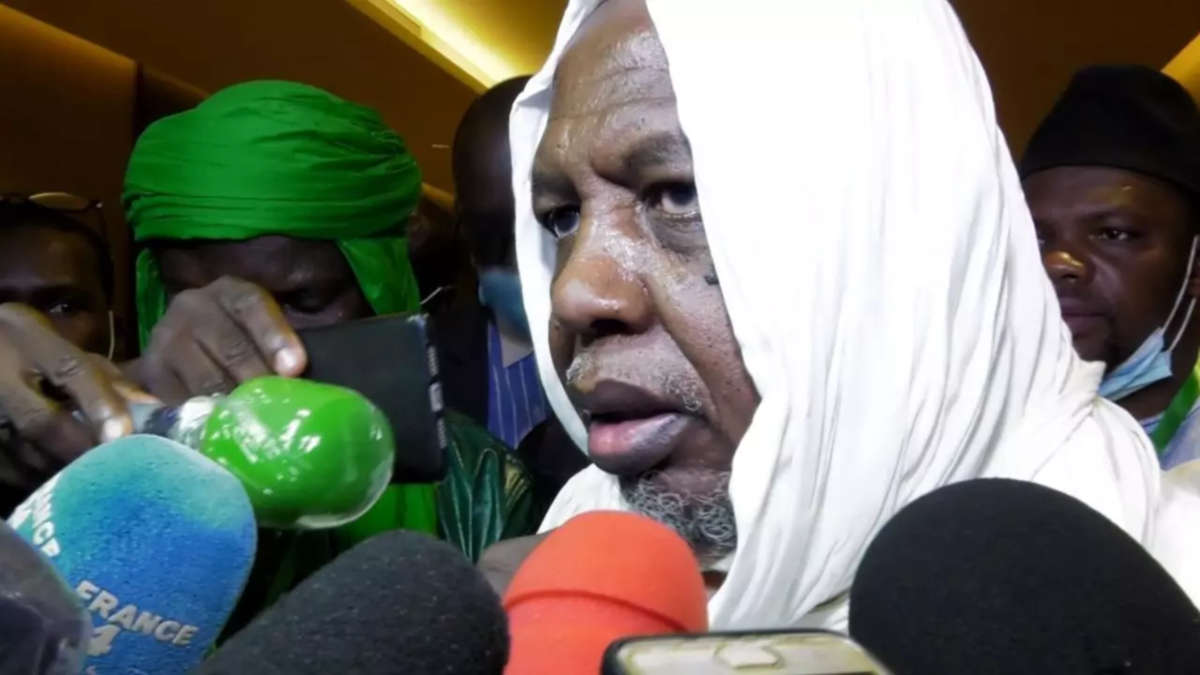 Mali : l'imam Dicko met en garde la junte militaire de Goïta