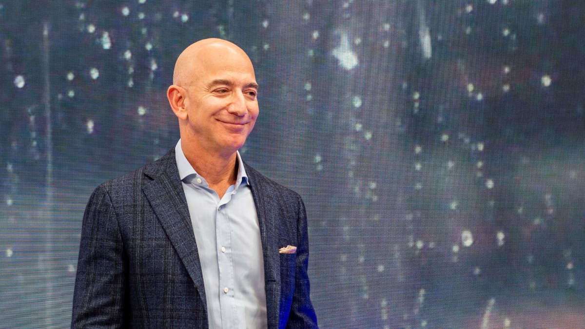 Jeff Bezos dépense une somme folle pour concurrencer Elon Musk et Zuckerberg