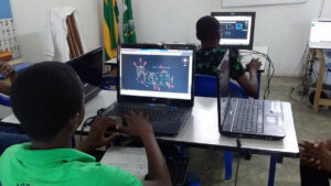 Internet en Afrique : ce pays veut connecter des milliers d'écoles