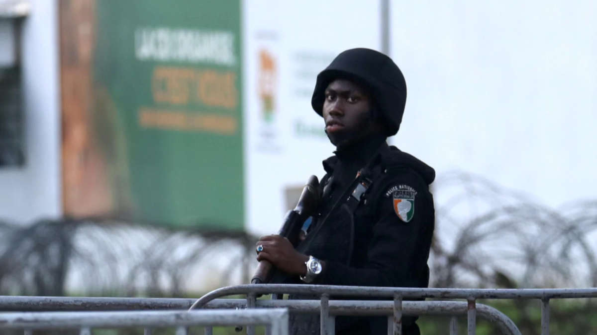 Policier ivoirien (Photo de REUTERS / LUC GNAGO)