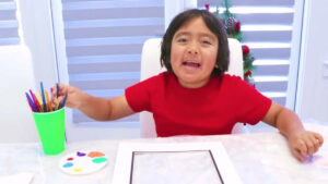 A seulement 9 ans, il empoche plus de 29 millions  $ grâce à Youtube