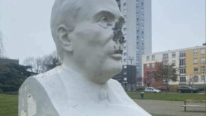 Statue de Mitterrand vandalisée : un acte «inadmissible et honteux», dénonce un maire