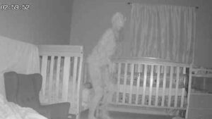 Elle affirme avoir photographié un démon dans la chambre de son petit-fils