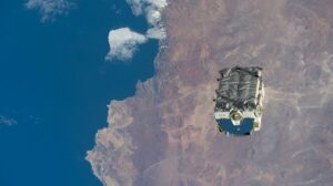 Une poubelle de près de 3 tonnes remplie de batteries libérée dans l’espace