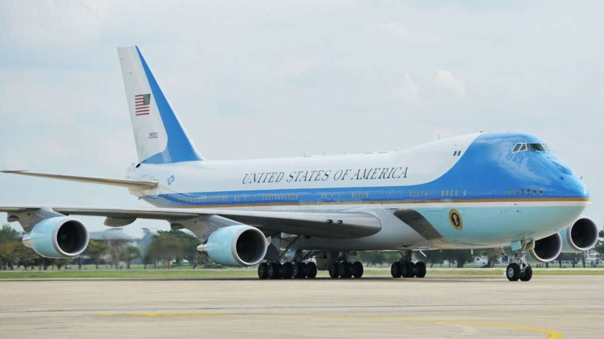 Air Force One : L'incroyable affaire de vol d'assiettes dans l'avion présidentiel américain
