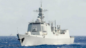 Des navires chinois poursuivent un navire militaire philippin