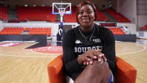 La basketteuse Isabelle Yacoubou explique pourquoi elle a choisi les bleues