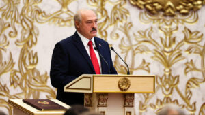 Loukachenko (allié de Poutine) avertit Kiev : "tout est entre les mains de l'Ukraine (...)"