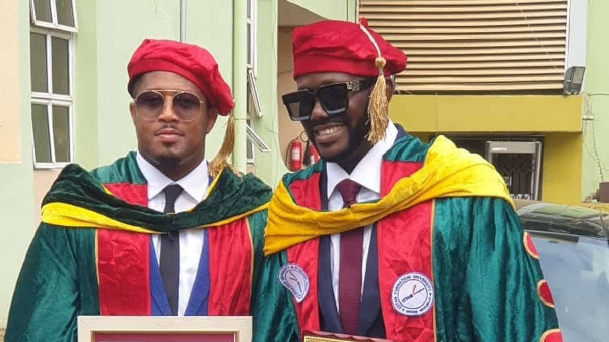 J Martins et l'acteur Mike Ezuruonye ont été faits docteurs honoris causa au Bénin