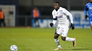 Le béninois Youssouf Assogba signe son premier contrat professionnel