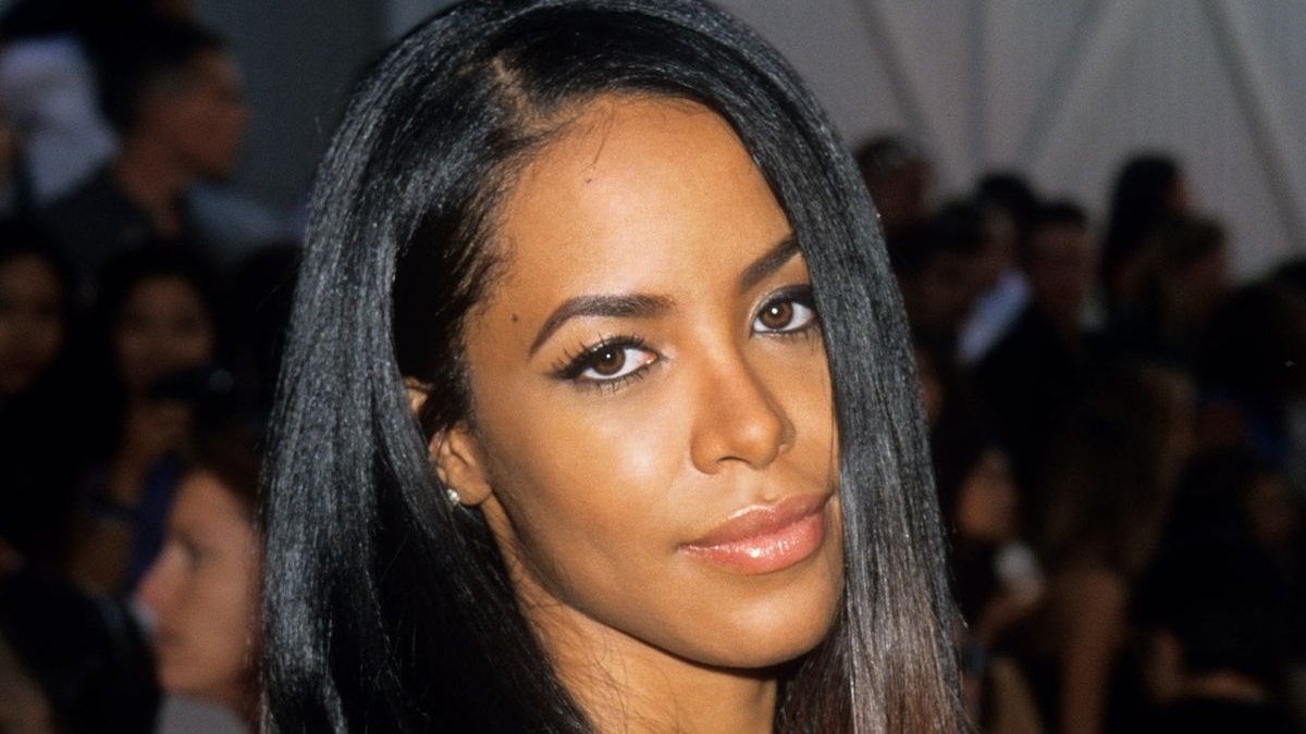 Aaliyah était inconsciente lorsqu'on l'a placée dans l'avion avant le crash
