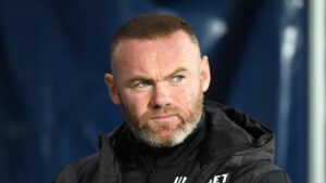 Cristiano Ronaldo: Wayne Rooney l'invite à «baisser la tête et travailler»