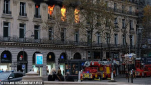 France : l'incendie déclaré à proximité de l'Opéra Garnier a été maitrisé