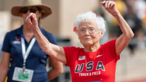 A 105 ans, elle bat un record du monde du 100m