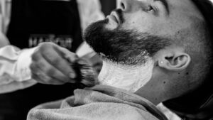 Interdiction faite aux coiffeurs de tailler ou raser les barbes en Afghanistan