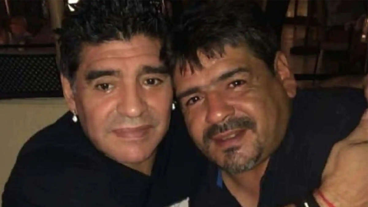 Hugo et Diego Maradona © TWITTER